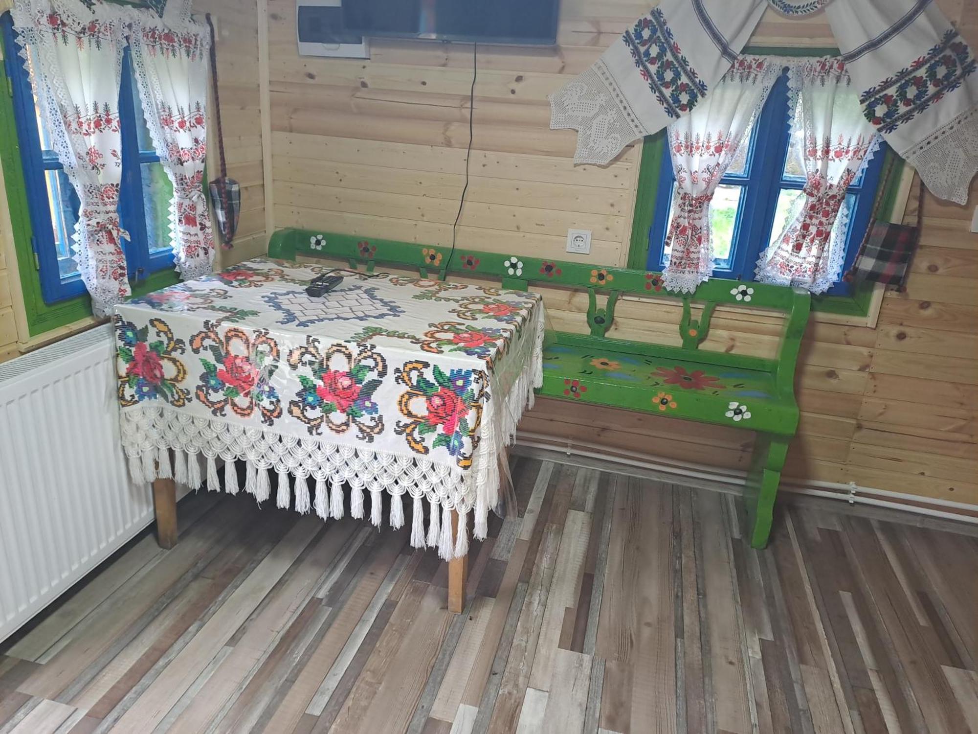 Complex Traditional Casuta Bunicilor-Breb Bilik gambar